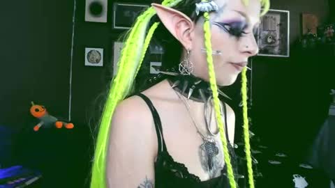 Snapshot of insania_999 chatting on February 13, 4:17 pm SANIA online show from February 13, 4:17 pm