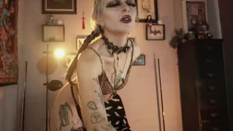   SANIA  online show from March 18, 3:59 pm