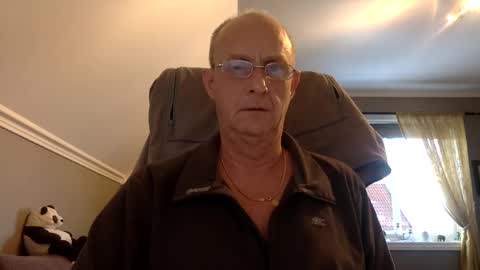 Snapshot of insignia20 chatting on January 16, 1:25 pm insignia20 online show from January 16, 1:25 pm