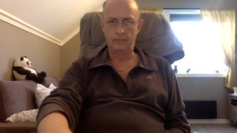 Snapshot of insignia20 chatting on January 27, 12:05 pm insignia20 online show from January 27, 12:05 pm