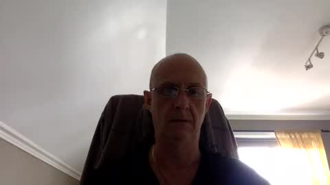 Snapshot of insignia20 chatting on February 25, 12:34 pm insignia20 online show from February 25, 12:34 pm