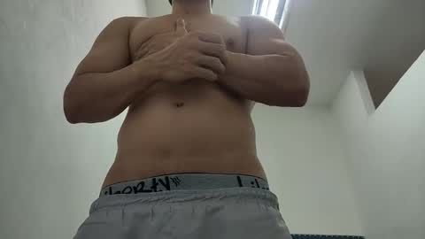 Snapshot of insistente chatting on December 15, 3:27 pm INSTAGRAM camilodlx online show from December 15, 3:27 pm