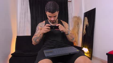 Brayan Chavez online show from April 13, 1:55 am