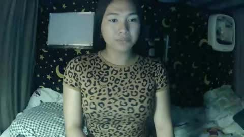 Snapshot of insulting_whoreifica chatting on February 9, 3:21 am MAXINE online show from February 9, 3:21 am