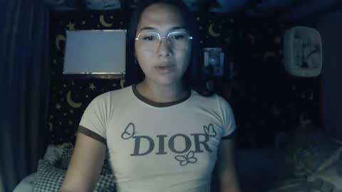 Snapshot of insulting_whoreifica chatting on March 1, 7:10 am MAXINE online show from March 1, 7:10 am