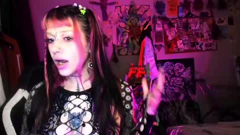 Snapshot of insunnity666 chatting on April 27, 8:40 pm Insunnity666 online show from April 27, 8:40 pm