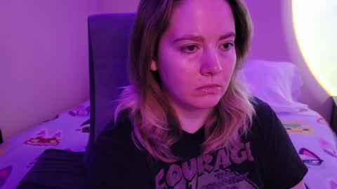 Faye online show from December 2, 8:19 am