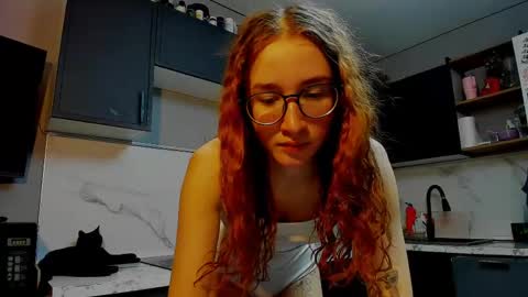 Snapshot of internetsexplorer chatting on May 6, 9:03 am Bernadette Join online show from May 6, 9:03 am