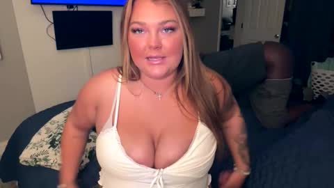 Snapshot of interracialfun379687 chatting on April 28, 3:22 am interracialfun379687 online show from April 28, 3:22 am