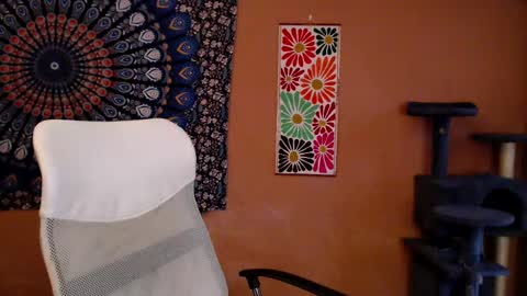 Snapshot of intimatetales chatting on March 11, 5:02 pm Africa online show from March 11, 5:02 pm