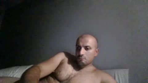 Snapshot of intolder35 chatting on April 4, 11:29 am intolder35 online show from April 4, 11:29 am