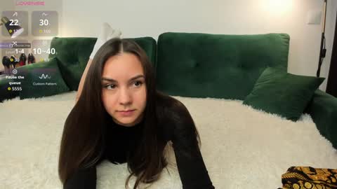 Snapshot of intrigueeme chatting on September 25, 9:35 am Yuli online show from September 25, 9:35 am