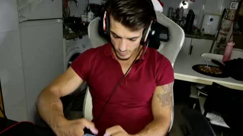 Snapshot of ipaulsoy chatting on July 12, 11:34 am Paul online show from July 12, 11:34 am