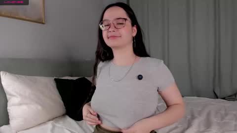 Mia online show from October 1, 1:22 am