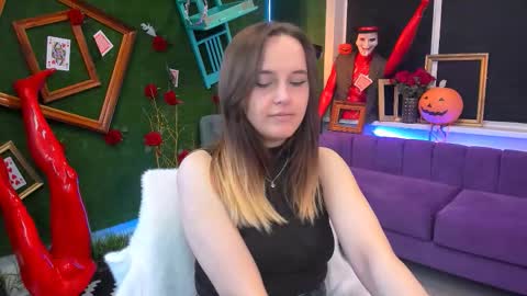 IreneBailey online show from October 30, 9:33 am