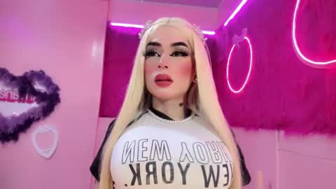 Snapshot of irina_lechera_ chatting on December 4, 2:48 pm Irina online show from December 4, 2:48 pm
