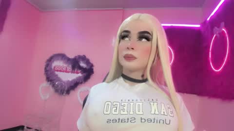 Snapshot of irina_lechera_ chatting on December 5, 8:00 pm Irina online show from December 5, 8:00 pm