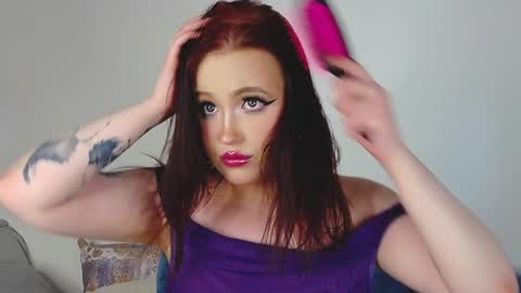 Snapshot of irinaart chatting on December 29, 8:26 pm Irina online show from December 29, 8:26 pm