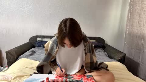 Evie online show from September 25, 9:02 am
