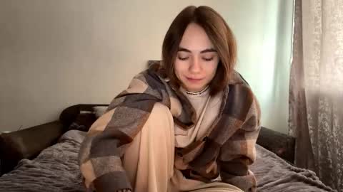 Evie online show from October 3, 9:06 am