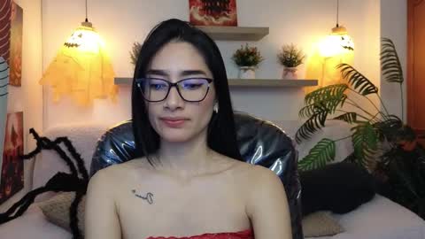 Snapshot of iris_cam_ chatting on October 24, 2:02 pm iris online show from October 24, 2:02 pm