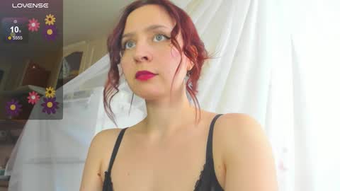 Snapshot of iris_crispy chatting on October 6, 6:00 am Iris online show from October 6, 6:00 am