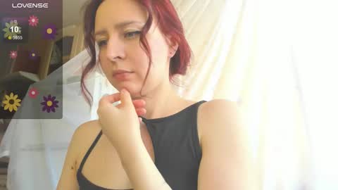 Snapshot of iris_crispy chatting on October 18, 1:23 pm Iris online show from October 18, 1:23 pm