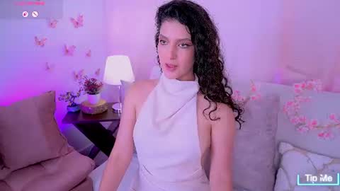 Snapshot of iris_laurent chatting on July 14, 6:35 pm Maia Glow online show from July 14, 6:35 pm