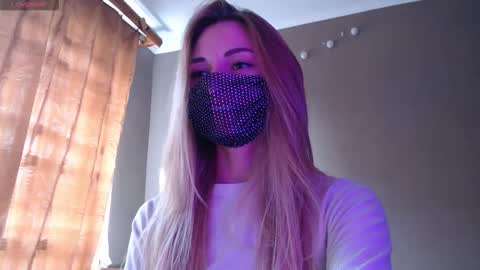 Snapshot of iris_lave chatting on September 10, 2:28 pm Lily online show from September 10, 2:28 pm