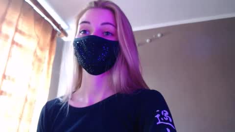 Snapshot of iris_lave chatting on September 19, 11:55 am Lily online show from September 19, 11:55 am