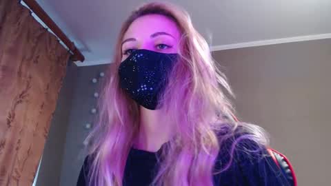 Lily online show from October 18, 2:51 pm