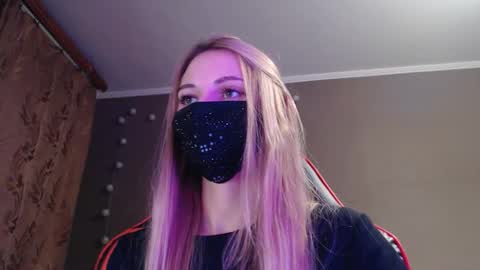 Lily online show from October 20, 4:18 pm