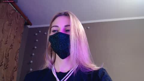 Lily online show from November 1, 4:31 pm