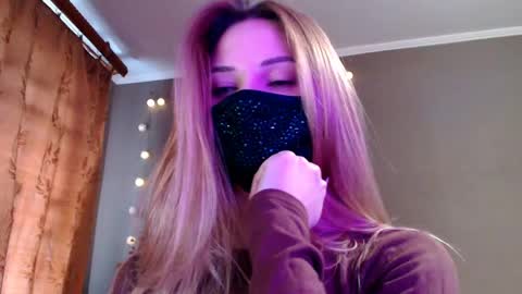 Snapshot of iris_lave chatting on April 20, 3:04 pm Lily online show from April 20, 3:04 pm