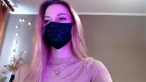 Snapshot of iris_lave chatting on April 22, 3:24 pm Lily online show from April 22, 3:24 pm