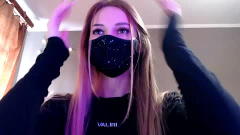 Snapshot of iris_lave chatting on May 1, 2:21 pm Lily online show from May 1, 2:21 pm