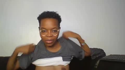 iris_love_2 online show from February 1, 11:37 pm