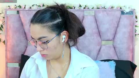 Snapshot of iris_mandarinne chatting on July 17, 4:23 pm Iris online show from July 17, 4:23 pm
