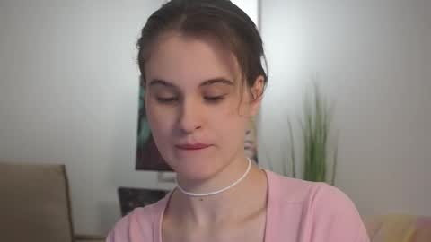 iris_pure online show from September 28, 6:13 pm