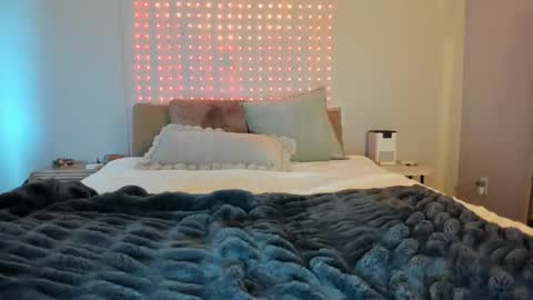 Snapshot of iris_roslin chatting on April 14, 1:33 am Iris 3 online show from April 14, 1:33 am