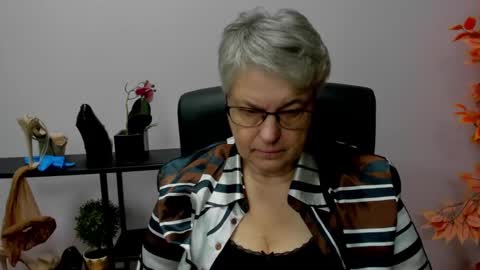I R I S online show from December 17, 7:18 am