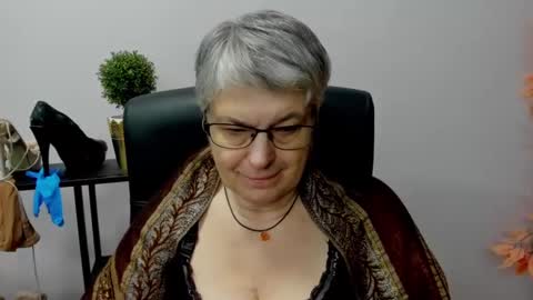 I R I S online show from January 3, 1:14 pm