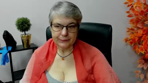 I R I S online show from February 6, 7:35 am