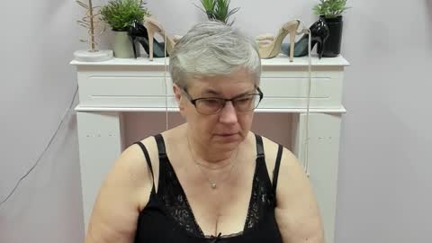 I R I S online show from December 15, 7:12 am