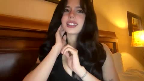 irisbabyyyyyyy online show from April 22, 1:52 am