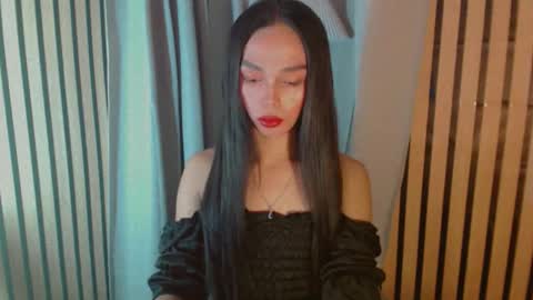 IRISH AND TRIXIE online show from March 18, 2:37 am