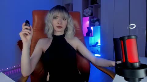 Snapshot of irisice chatting on June 23, 3:54 pm Miss Iris Fansly Miss Iris new inst. online show from June 23, 3:54 pm