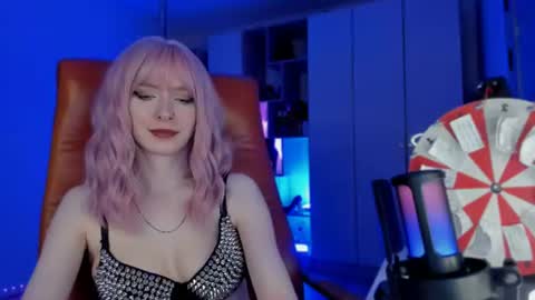 Snapshot of irisice chatting on July 11, 4:32 pm Miss Iris Fansly Miss Iris new inst. online show from July 11, 4:32 pm
