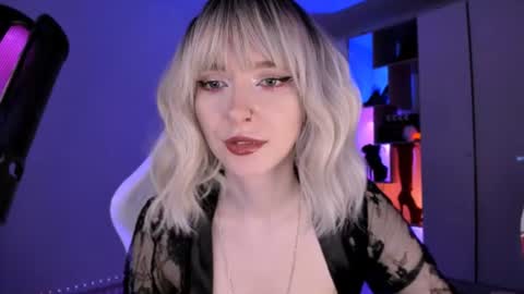 Snapshot of irisice chatting on July 23, 5:22 pm Miss Iris Fansly Miss Iris new inst. online show from July 23, 5:22 pm