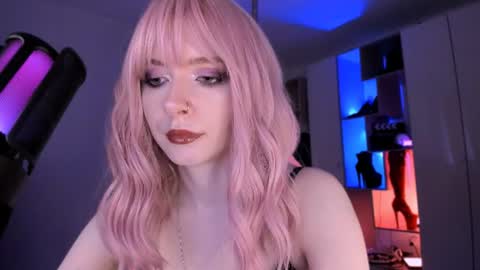Snapshot of irisice chatting on July 27, 4:36 pm Miss Iris Fansly Miss Iris new inst. online show from July 27, 4:36 pm